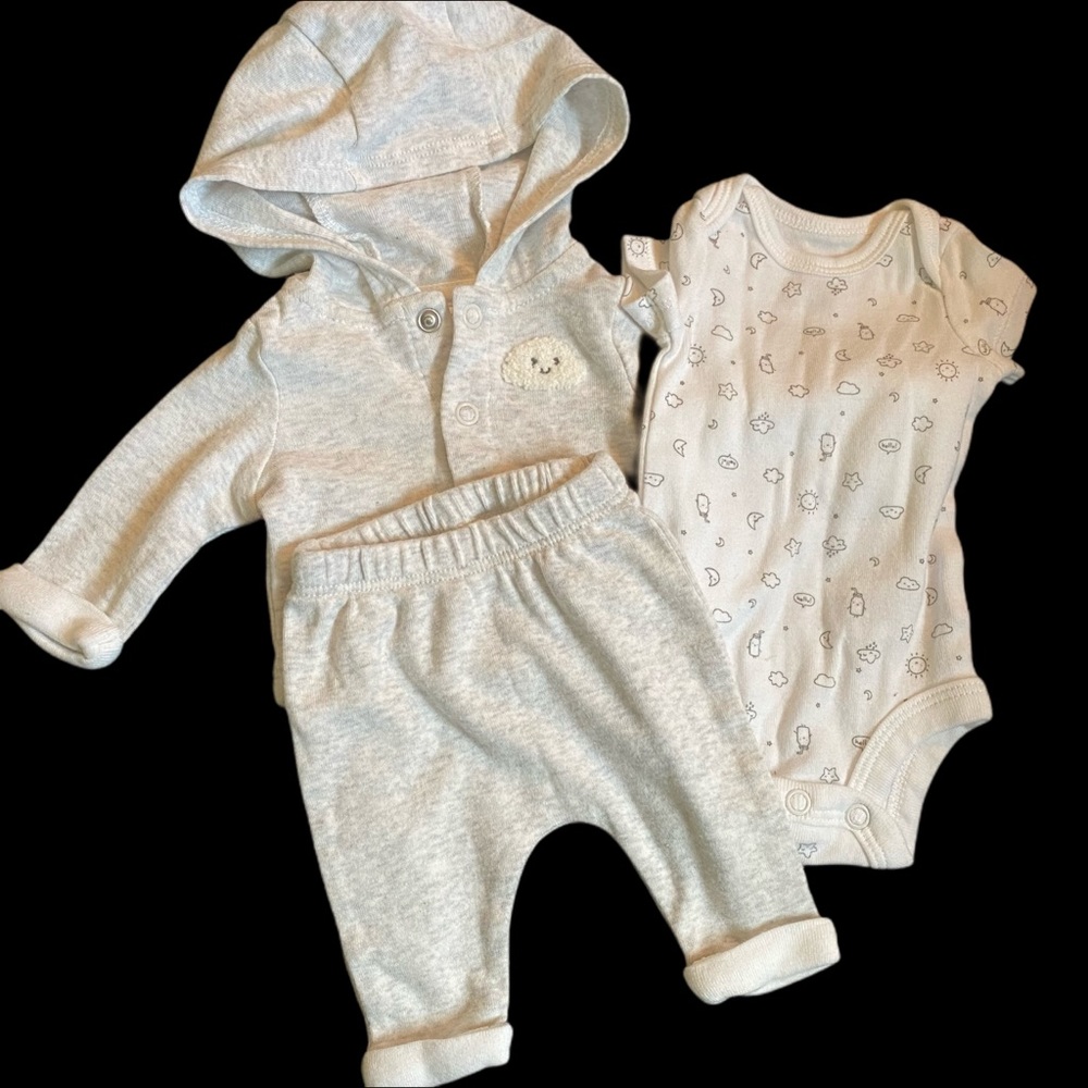 Carter’s 3 piece Preemie Outfit